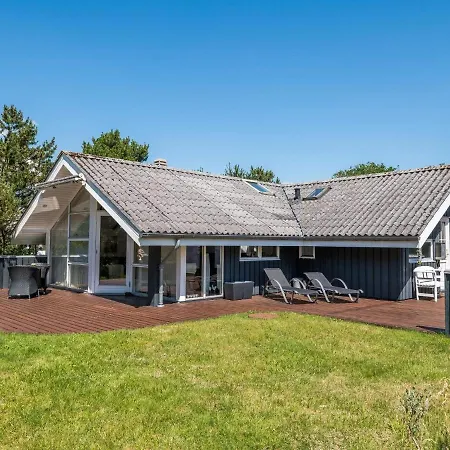 Cxliv Tatil Evi